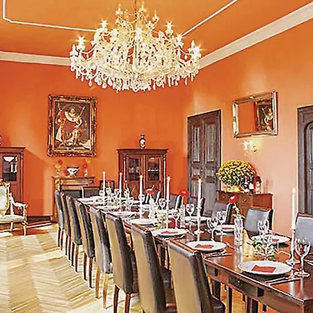 Schloss Poggelow X *